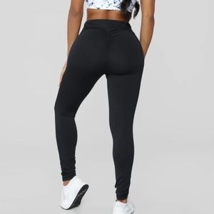 High Waisted Scrunch Booty Performance Leggings